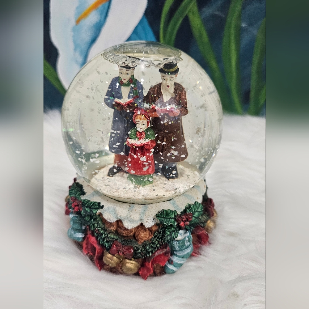 Musical Snow Globe Christmas Carolers  "We Wish You a Merry Christmas"
